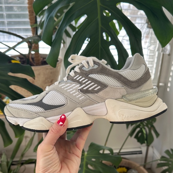 New Balance Women's Beige and Gray Sneakers 9060 W10.5 - Picture 7 of 7